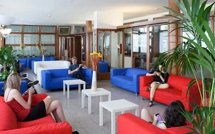 Auto Park Ξενοδοχείο 3*