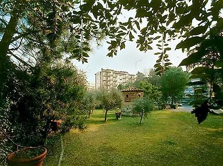 Auto Park Hotel