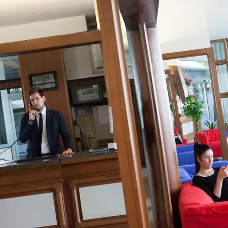 Auto Park 3* Φλωρεντία