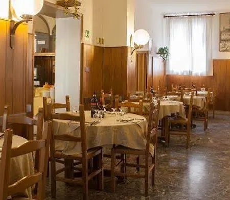 Auto Park Hotel