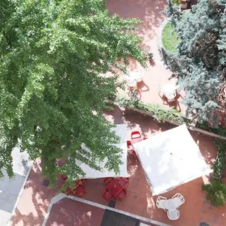 Auto Park فندق فلورنس